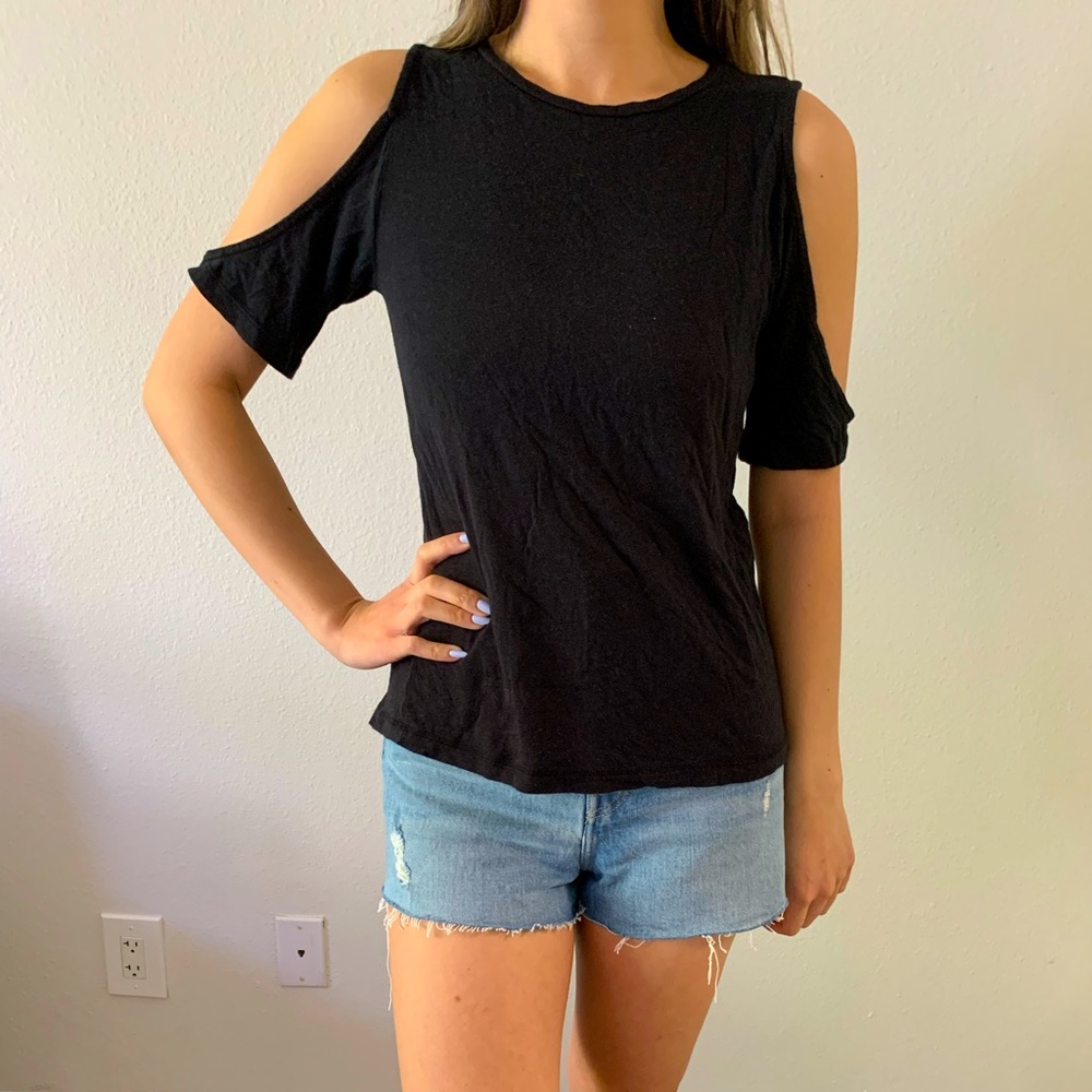 TOPSHOP - black top with cutout detail on shoulder - size US 4 - perfect